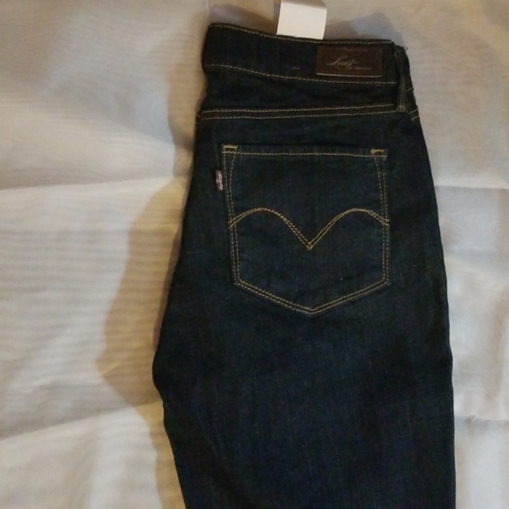 Levis